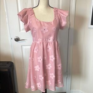 NWT NEW IN PINK FLORAL KIDS DRESS. SIZE MEDIUM.